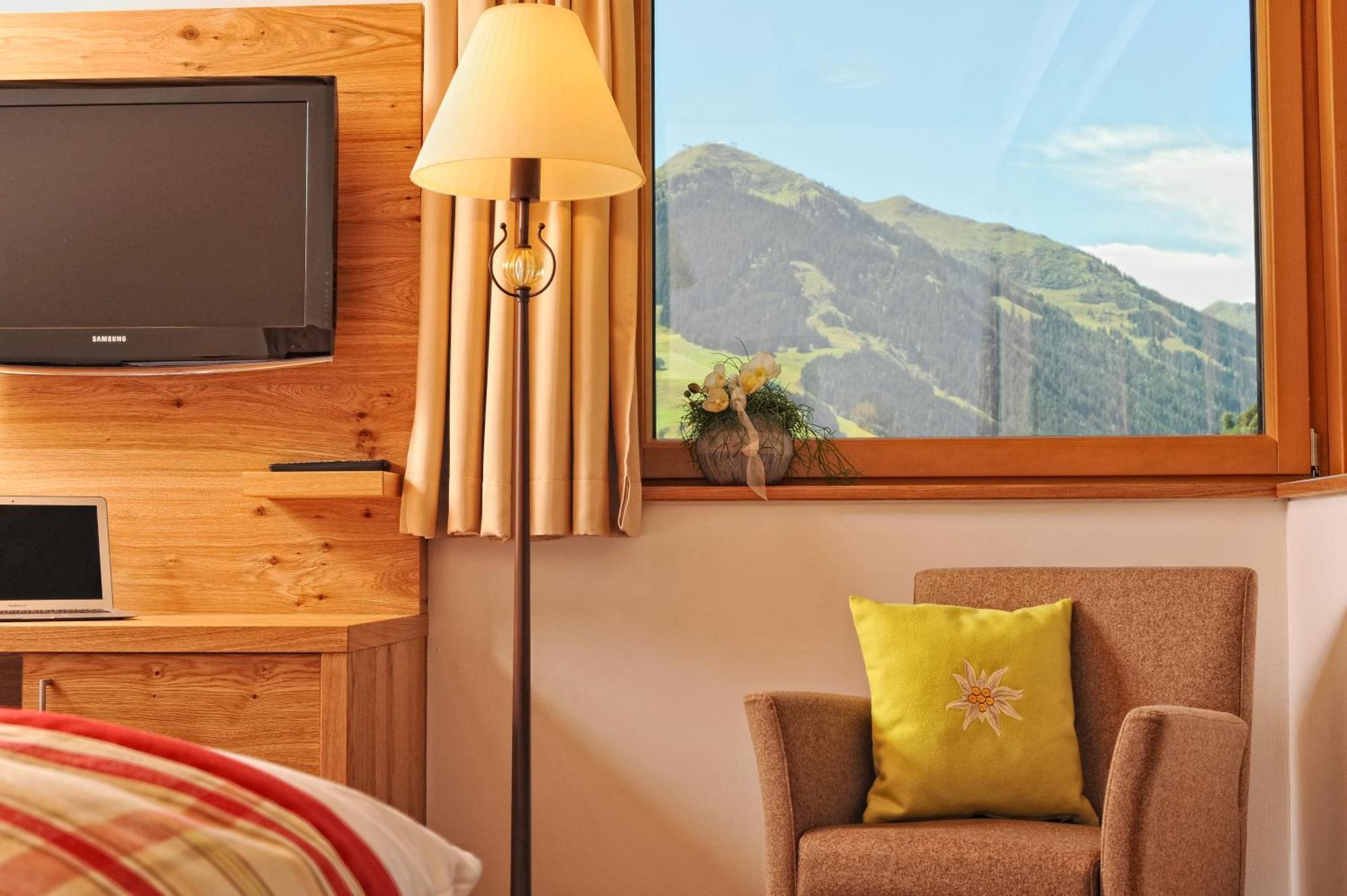 Hotel Barbarahof Saalbach, Inkl Jokercard Ngoại thất bức ảnh