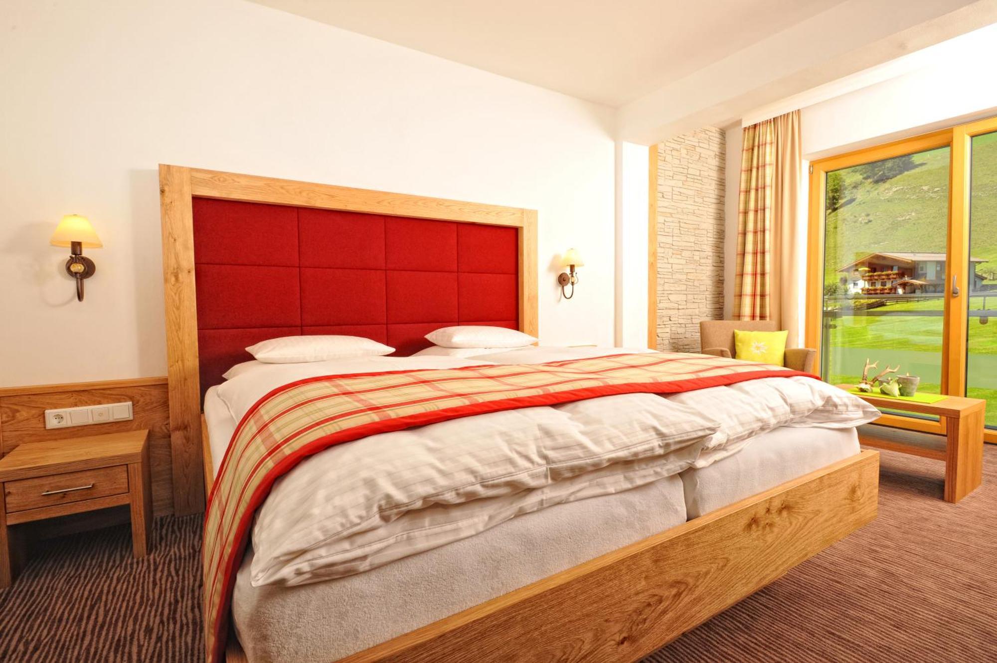 Hotel Barbarahof Saalbach, Inkl Jokercard Ngoại thất bức ảnh