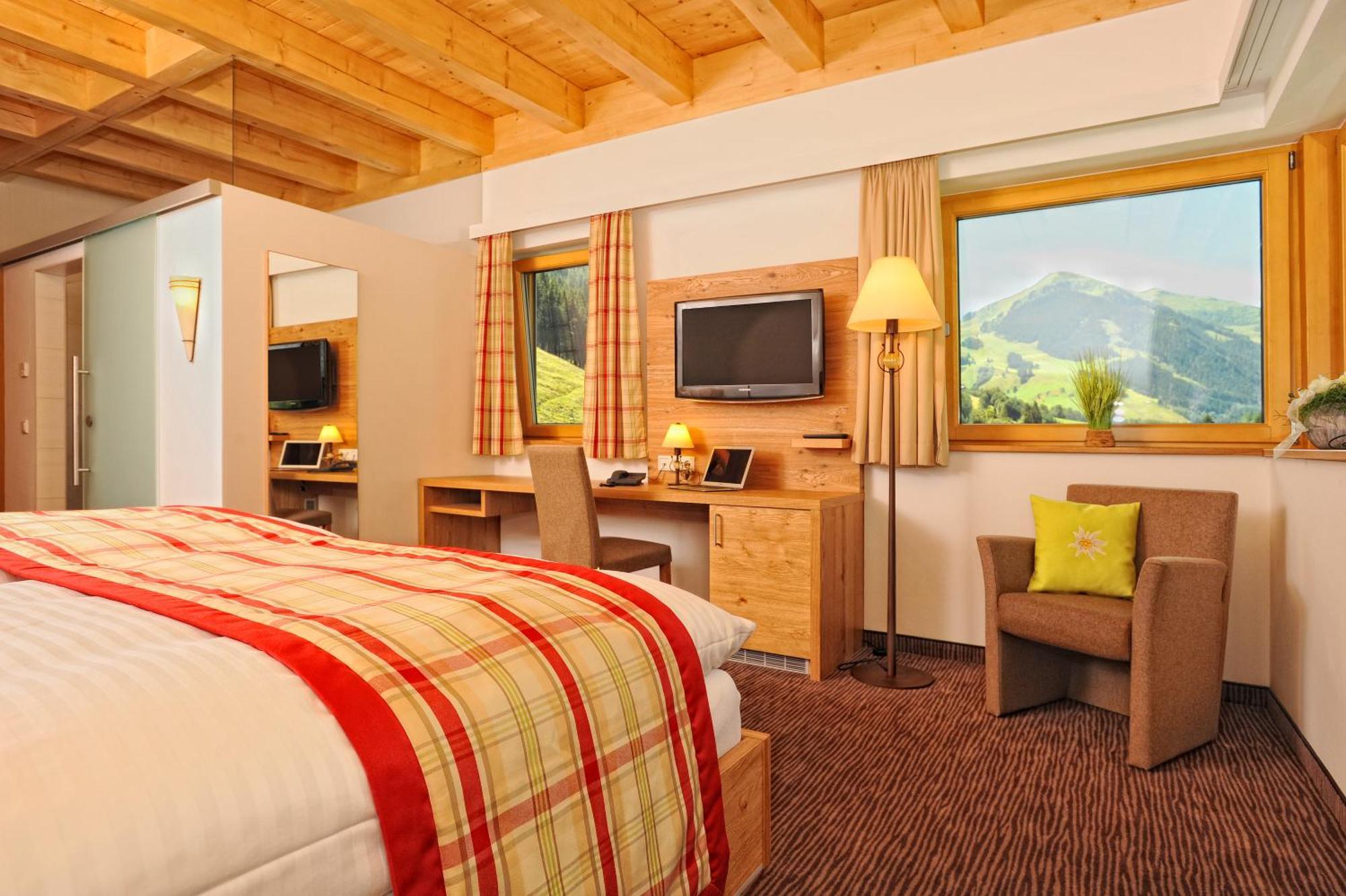 Hotel Barbarahof Saalbach, Inkl Jokercard Ngoại thất bức ảnh