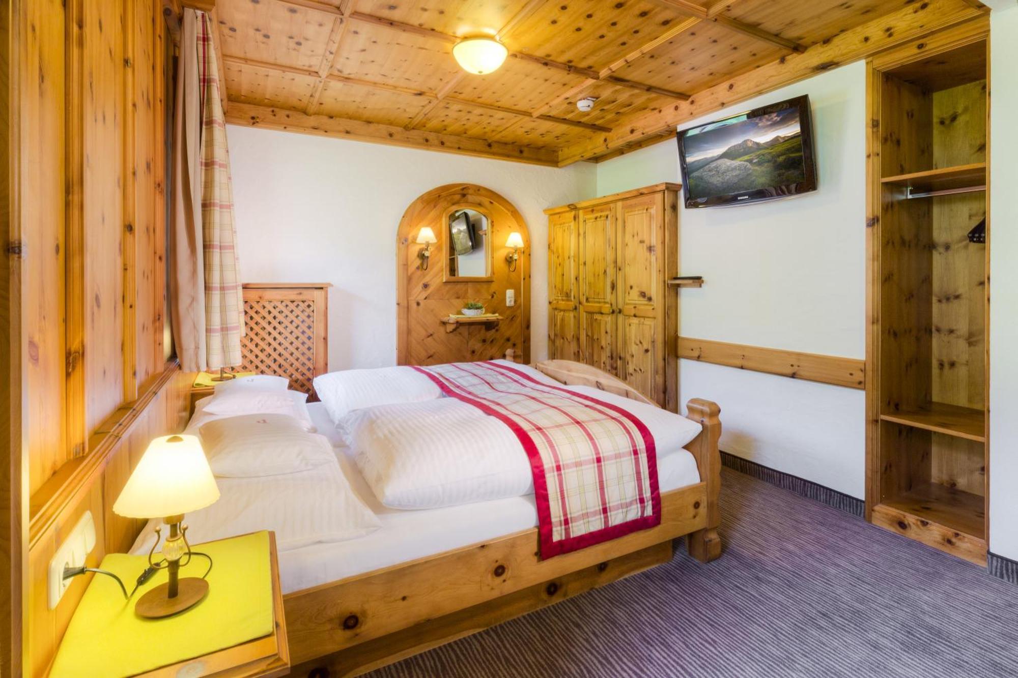 Hotel Barbarahof Saalbach, Inkl Jokercard Phòng bức ảnh