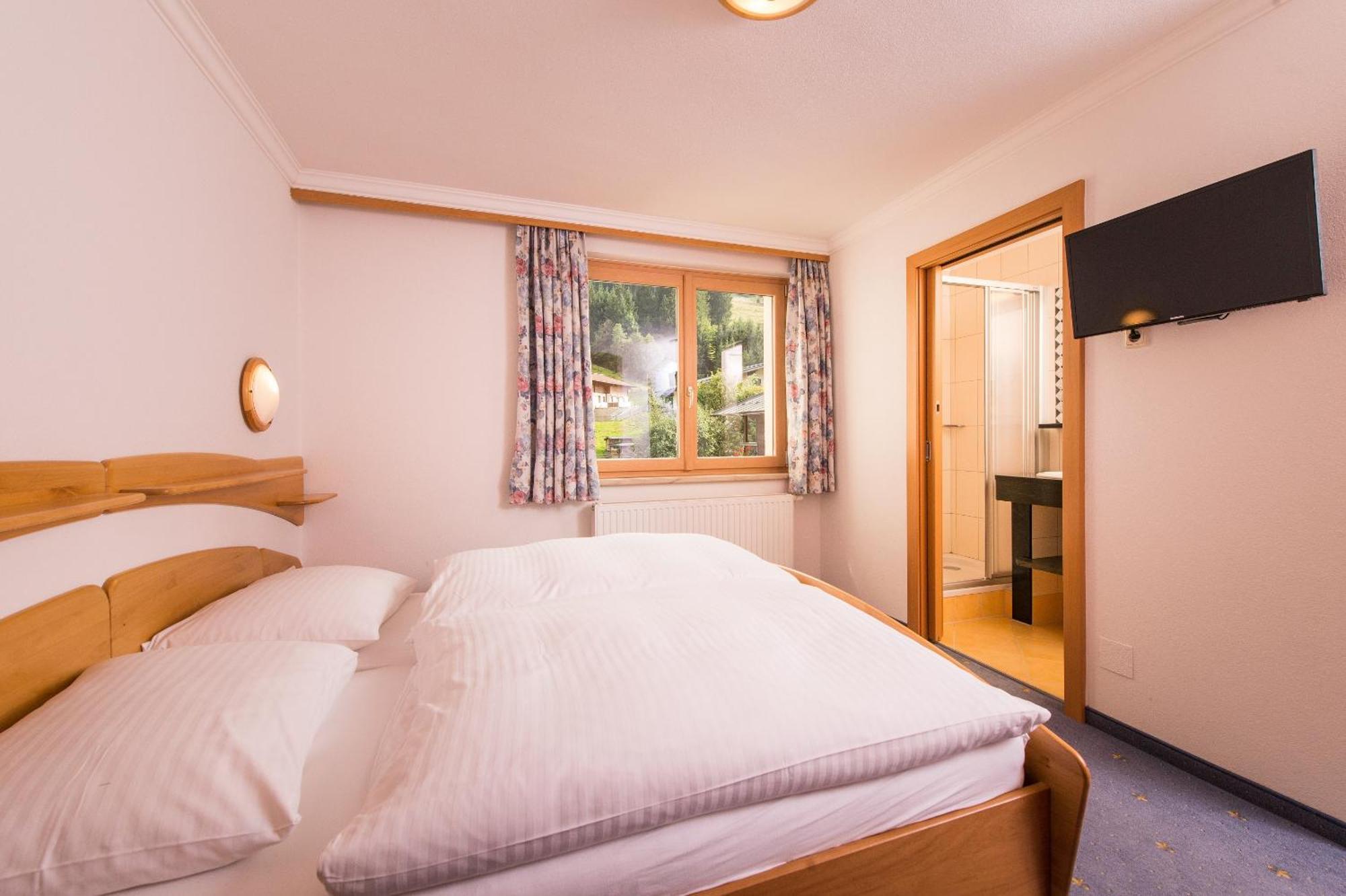 Hotel Barbarahof Saalbach, Inkl Jokercard Phòng bức ảnh